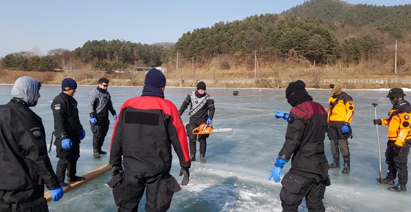 특수환경(얼음 밑) 수난구조 전문훈련과정10